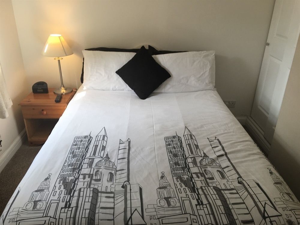 Bed and Breakfast Sleepneat Аскот Экстерьер фото