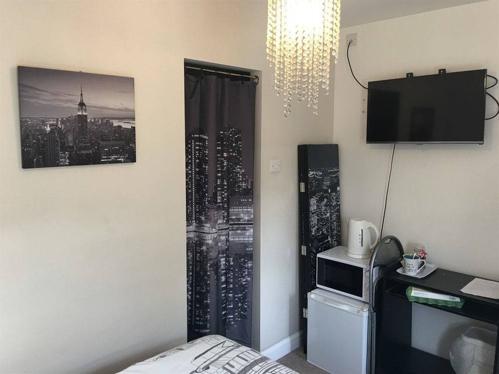 Bed and Breakfast Sleepneat Аскот Экстерьер фото